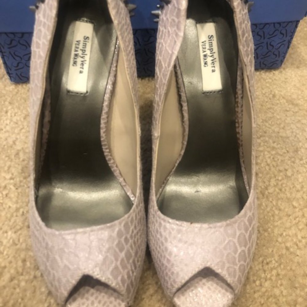 Heels - Picture 2 of 6